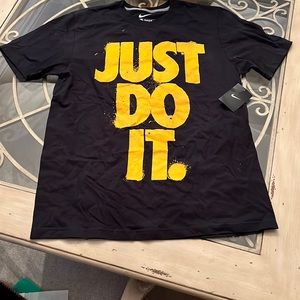 MEN’S NIKE TEE